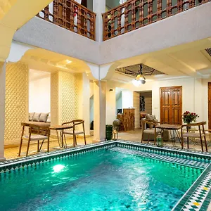 riad-la-croix-berbere-de-luxe.marrakeshhotelsmorocco.com/